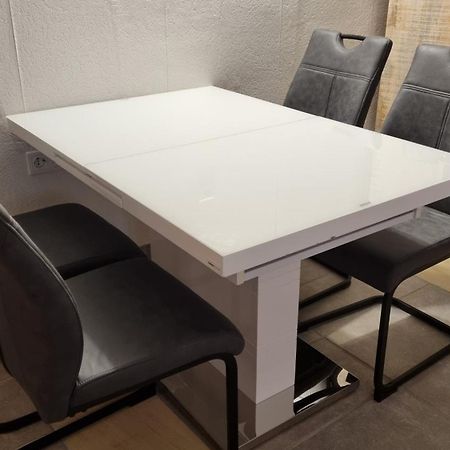 Modern Eingerichtete 3-Zi-Ferienwohnung Zu Vermieten Löffingen Dış mekan fotoğraf